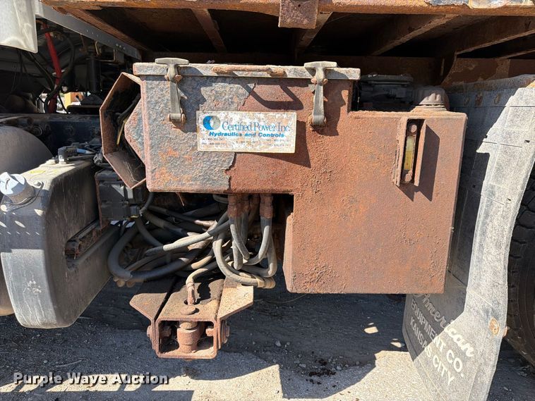 image for item FU4746 2014 Freightliner 108SD dump truck