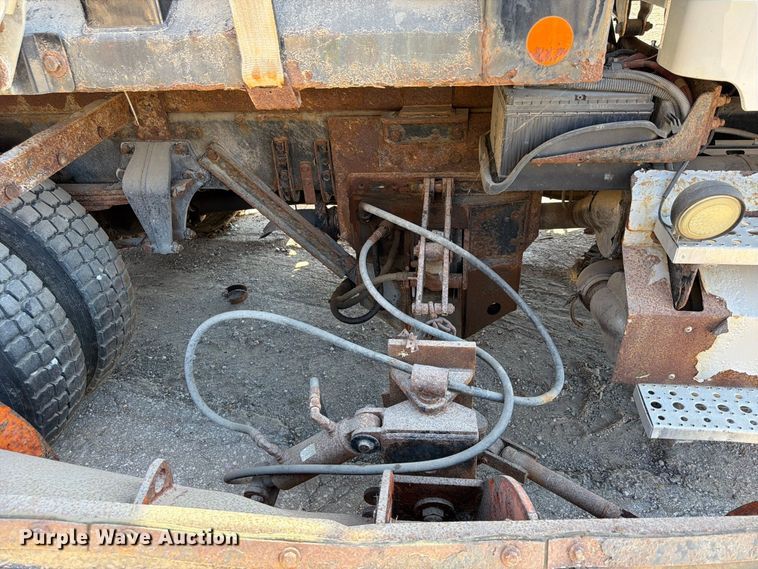 image for item FU4746 2014 Freightliner 108SD dump truck