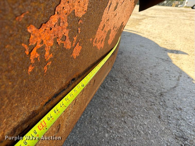 image for item FU4746 2014 Freightliner 108SD dump truck