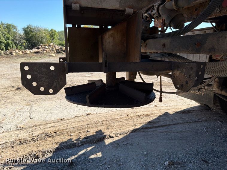 image for item FU4746 2014 Freightliner 108SD dump truck