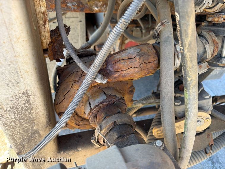 image for item FU4746 2014 Freightliner 108SD dump truck