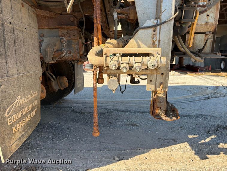image for item FU4746 2014 Freightliner 108SD dump truck