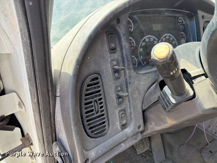 image for item FU4746 2014 Freightliner 108SD dump truck
