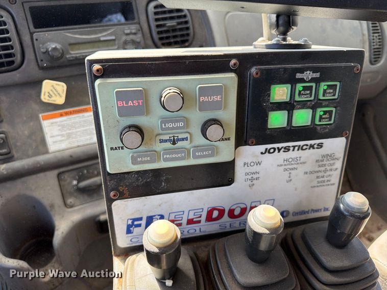 image for item FU4746 2014 Freightliner 108SD dump truck