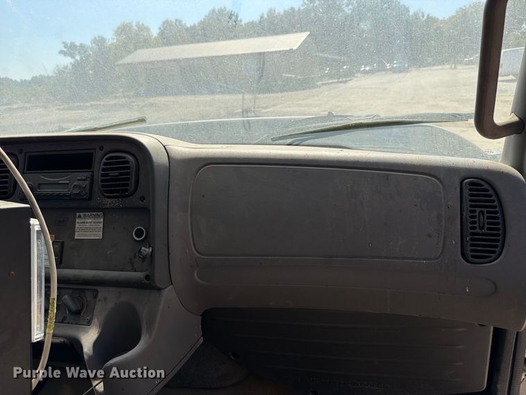 image for item FU4746 2014 Freightliner 108SD dump truck