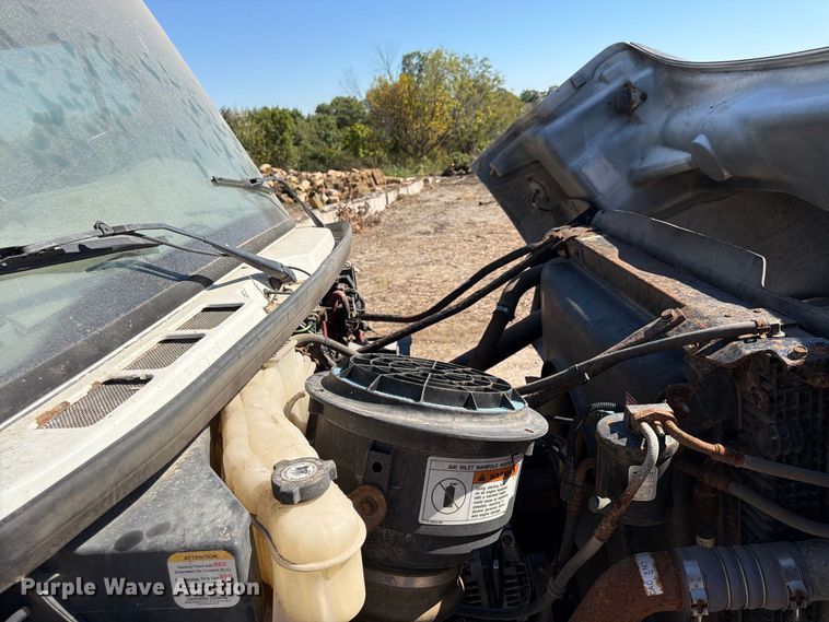 image for item FU4746 2014 Freightliner 108SD dump truck