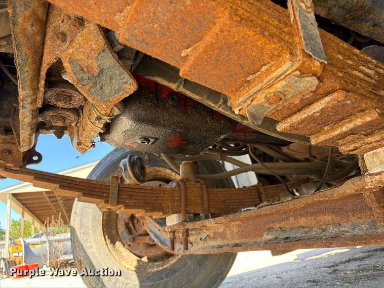 image for item FU4746 2014 Freightliner 108SD dump truck