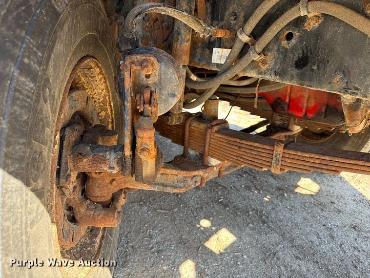 image for item FU4746 2014 Freightliner 108SD dump truck