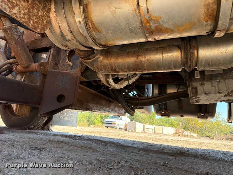 image for item FU4746 2014 Freightliner 108SD dump truck