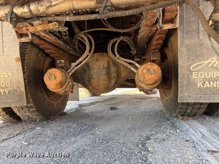 image for item FU4746 2014 Freightliner 108SD dump truck