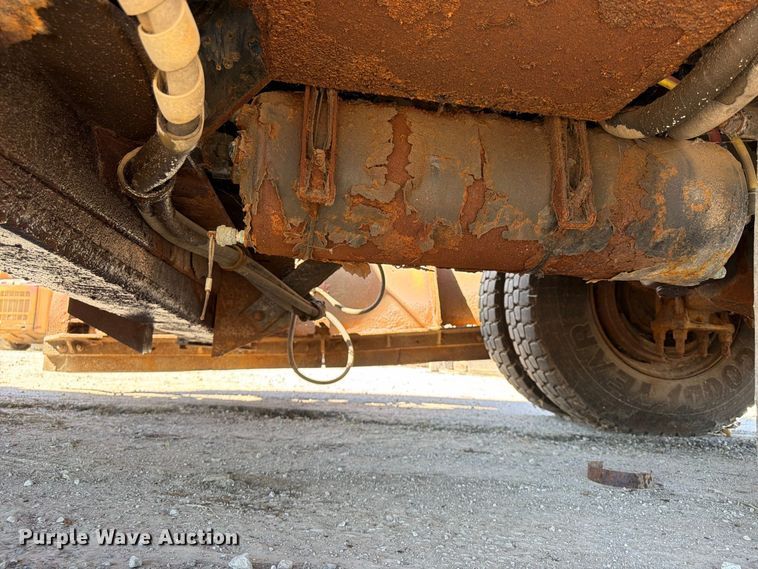 image for item FU4746 2014 Freightliner 108SD dump truck