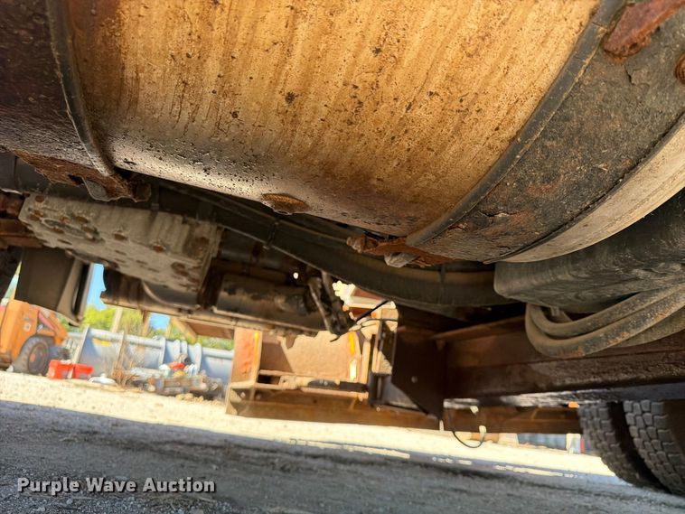 image for item FU4746 2014 Freightliner 108SD dump truck