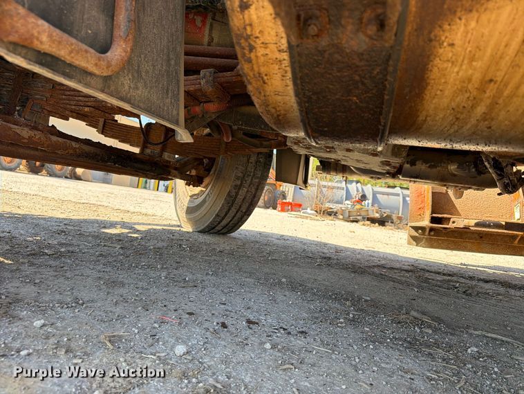 image for item FU4746 2014 Freightliner 108SD dump truck