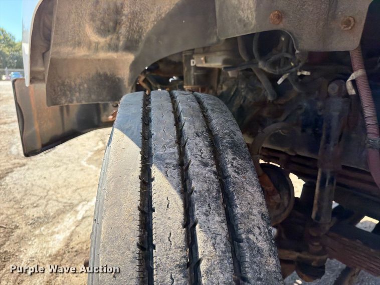 image for item FU4746 2014 Freightliner 108SD dump truck