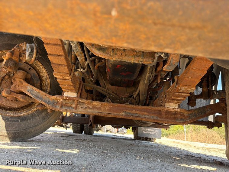 image for item FU4746 2014 Freightliner 108SD dump truck