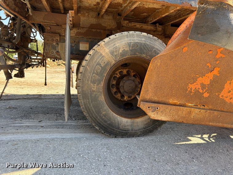 image for item FU4746 2014 Freightliner 108SD dump truck