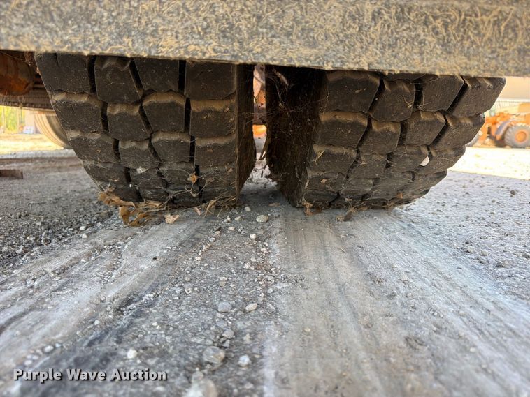 image for item FU4746 2014 Freightliner 108SD dump truck
