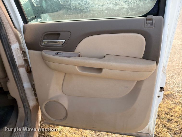 image for item DK6604 2014 GMC Sierra 2500HD Crew Cab pickup truck