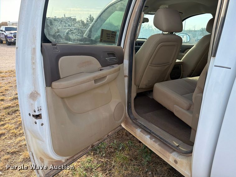 image for item DK6604 2014 GMC Sierra 2500HD Crew Cab pickup truck
