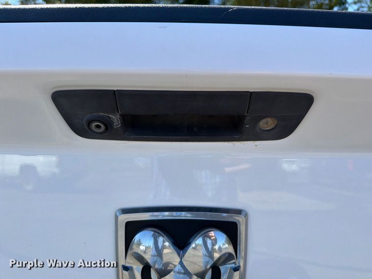 image for item DO5953 2016 RAM 1500 Crew Cab pickup truck