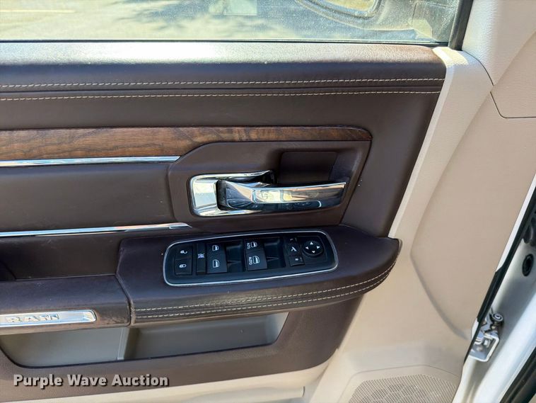 image for item DO5953 2016 RAM 1500 Crew Cab pickup truck