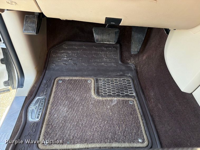 image for item DO5953 2016 RAM 1500 Crew Cab pickup truck