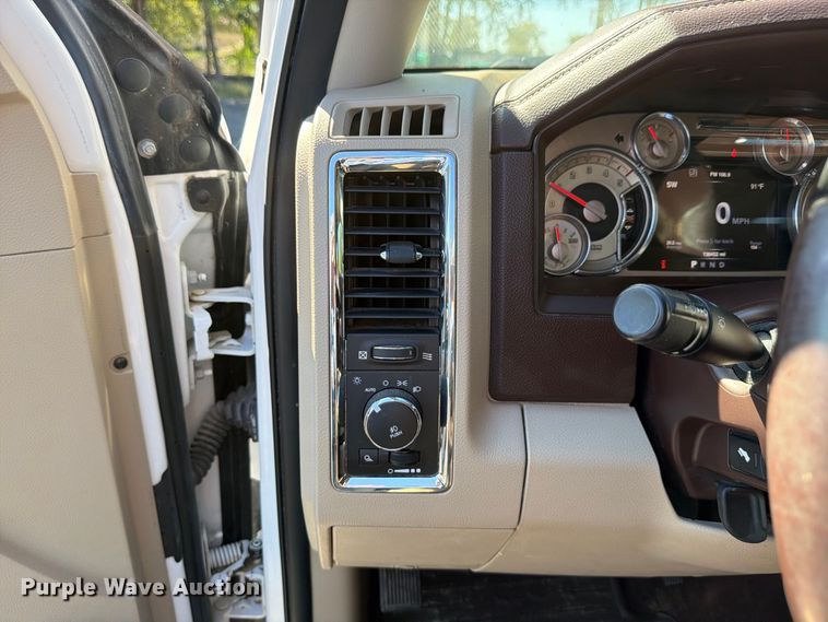 image for item DO5953 2016 RAM 1500 Crew Cab pickup truck