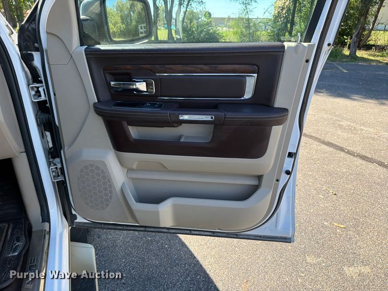 image for item DO5953 2016 RAM 1500 Crew Cab pickup truck
