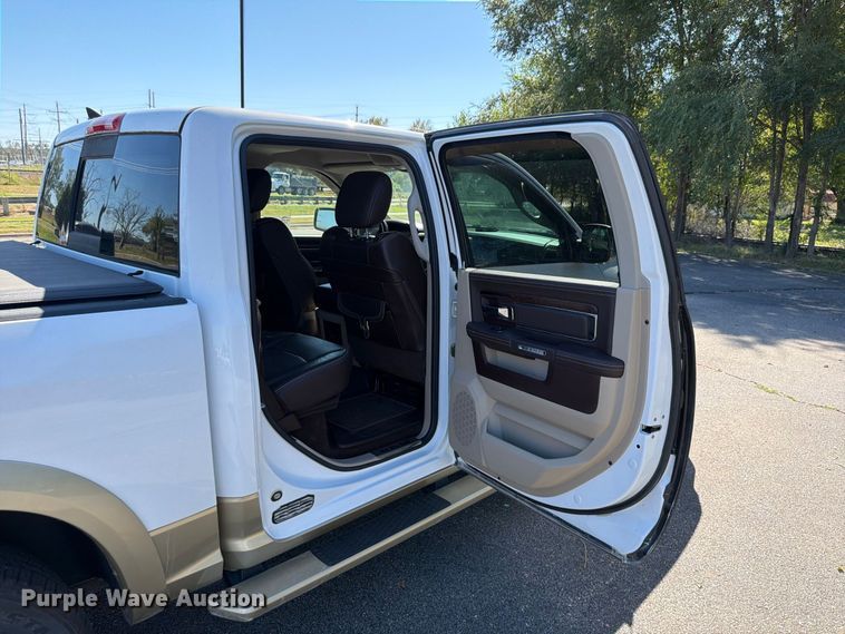 image for item DO5953 2016 RAM 1500 Crew Cab pickup truck