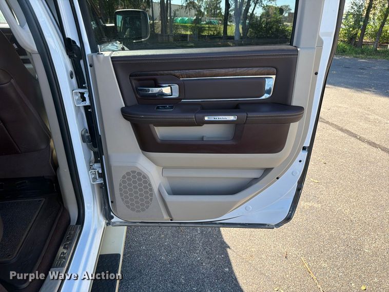 image for item DO5953 2016 RAM 1500 Crew Cab pickup truck