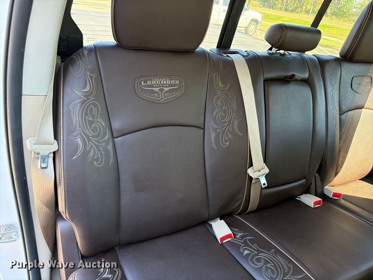 image for item DO5953 2016 RAM 1500 Crew Cab pickup truck
