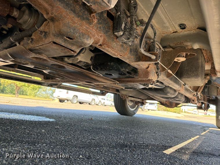 image for item DO5953 2016 RAM 1500 Crew Cab pickup truck