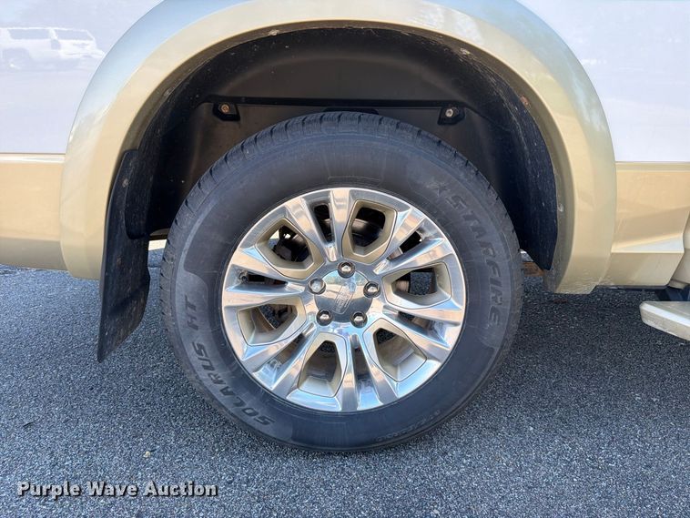 image for item DO5953 2016 RAM 1500 Crew Cab pickup truck