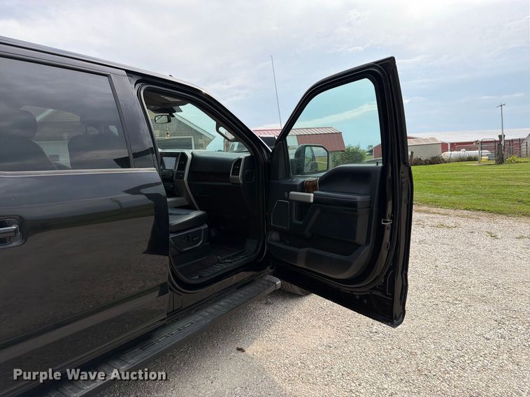 image for item DT3005 2020 Ford F150 Crew Cab pickup truck