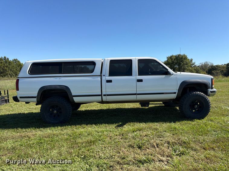 image for item DT3036 1999 GMC Sierra 3500 Crew Cab pickup truck