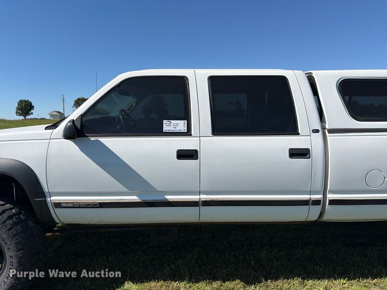 image for item DT3036 1999 GMC Sierra 3500 Crew Cab pickup truck