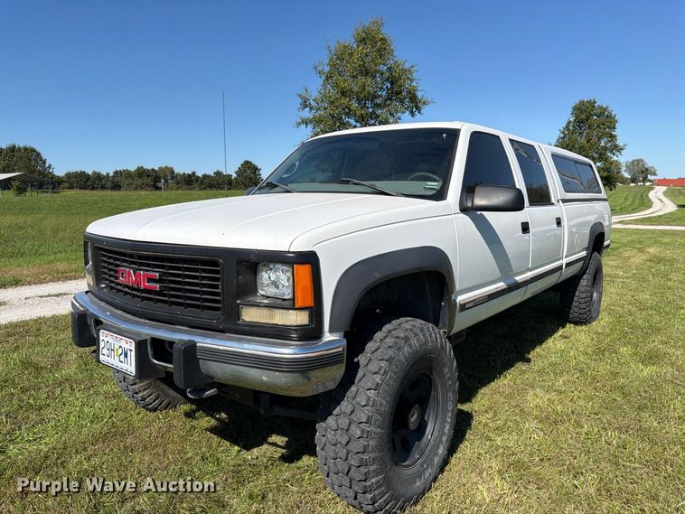 image for item DT3036 1999 GMC Sierra 3500 Crew Cab pickup truck