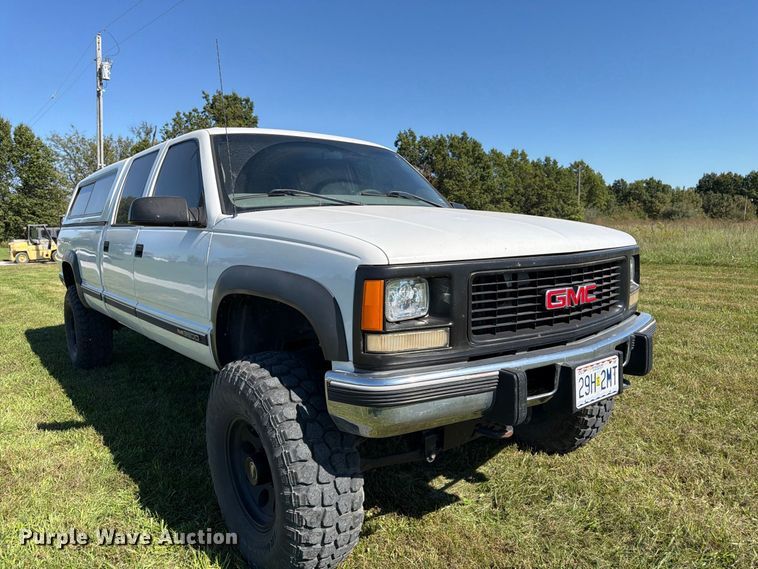 image for item DT3036 1999 GMC Sierra 3500 Crew Cab pickup truck