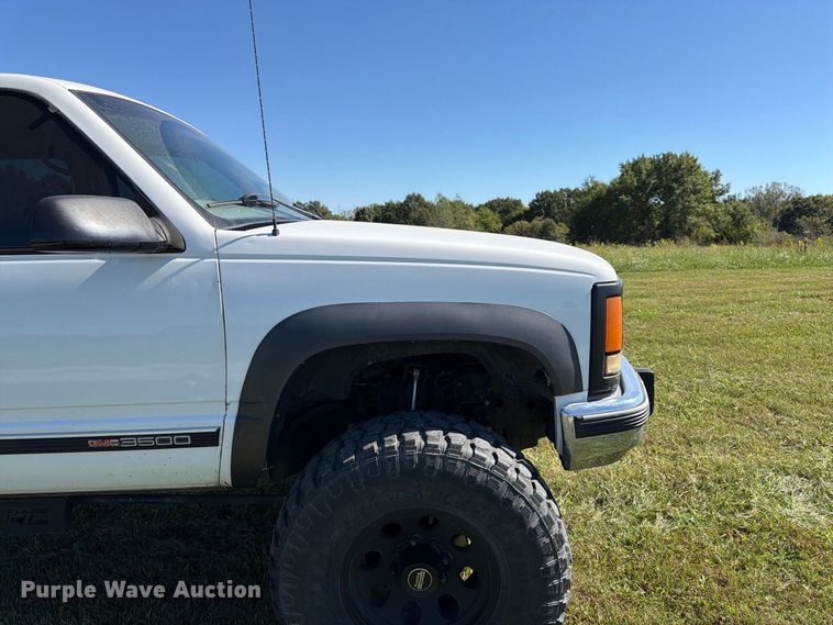 image for item DT3036 1999 GMC Sierra 3500 Crew Cab pickup truck