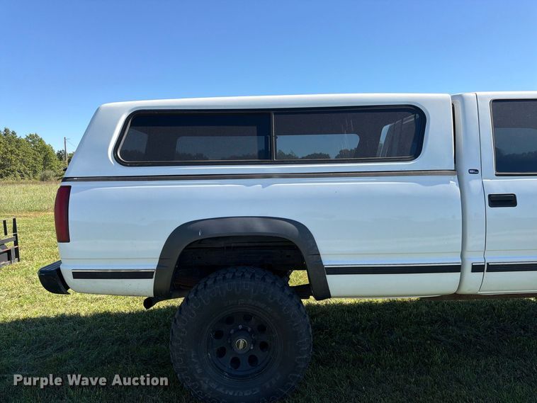 image for item DT3036 1999 GMC Sierra 3500 Crew Cab pickup truck
