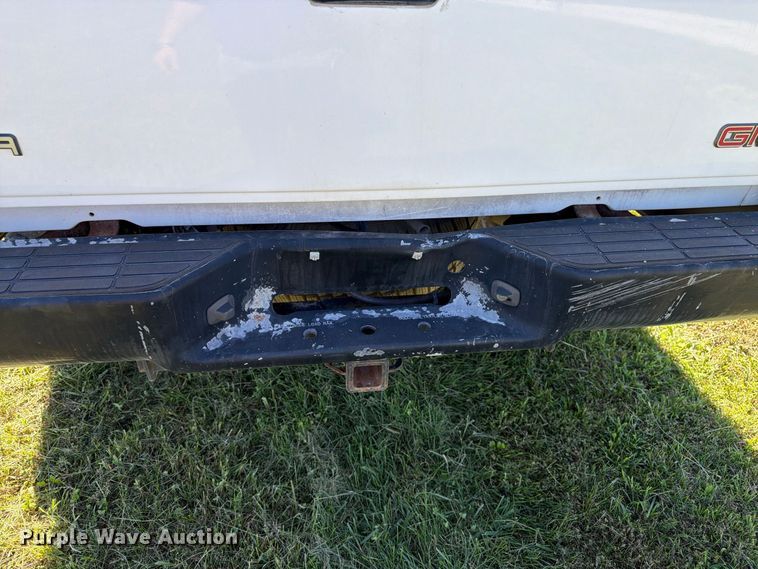 image for item DT3036 1999 GMC Sierra 3500 Crew Cab pickup truck