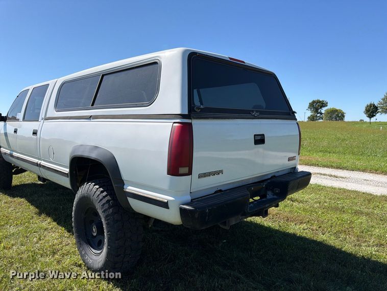 image for item DT3036 1999 GMC Sierra 3500 Crew Cab pickup truck