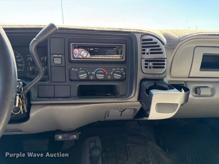 image for item DT3036 1999 GMC Sierra 3500 Crew Cab pickup truck