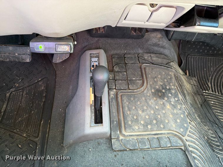 image for item DT3036 1999 GMC Sierra 3500 Crew Cab pickup truck