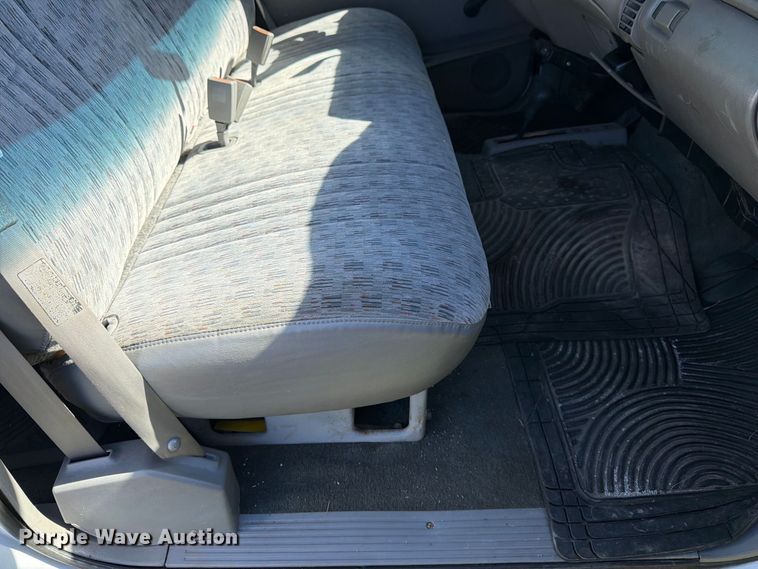 image for item DT3036 1999 GMC Sierra 3500 Crew Cab pickup truck