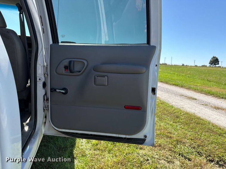 image for item DT3036 1999 GMC Sierra 3500 Crew Cab pickup truck