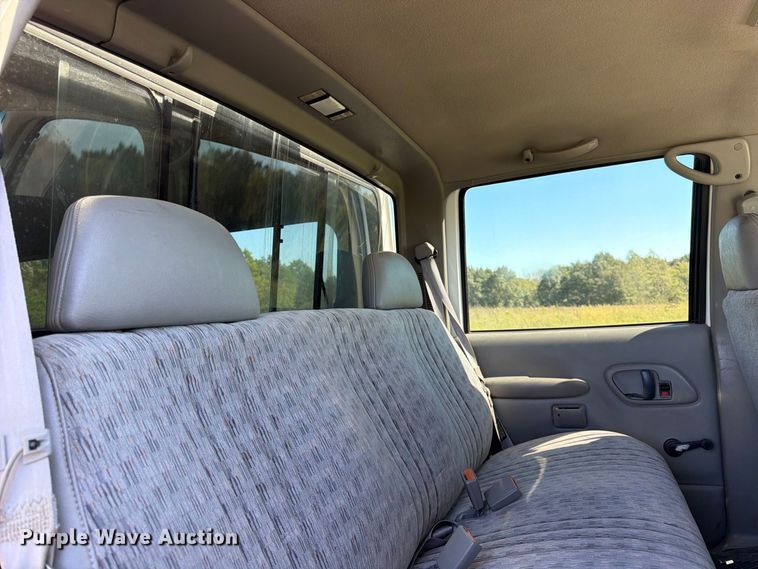 image for item DT3036 1999 GMC Sierra 3500 Crew Cab pickup truck