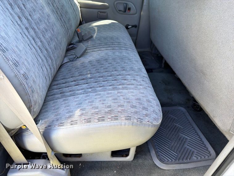 image for item DT3036 1999 GMC Sierra 3500 Crew Cab pickup truck