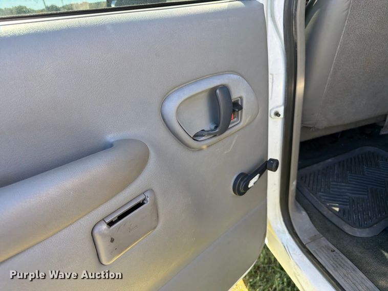 image for item DT3036 1999 GMC Sierra 3500 Crew Cab pickup truck