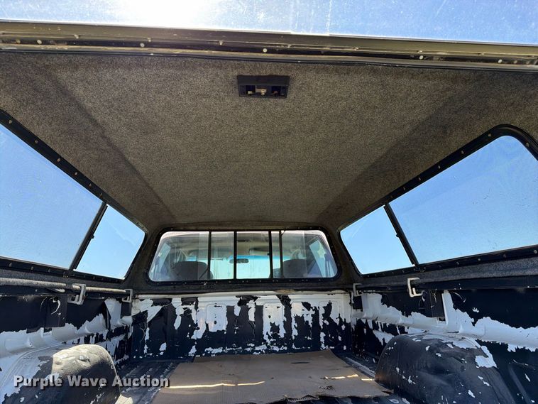 image for item DT3036 1999 GMC Sierra 3500 Crew Cab pickup truck